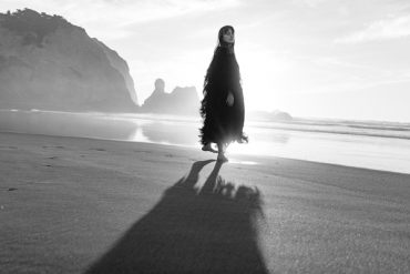 Heather Woods Broderick par Whit Hassett