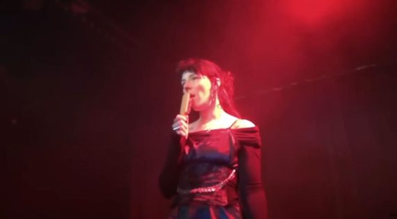 Bleu Reine – Cavalier Seul
